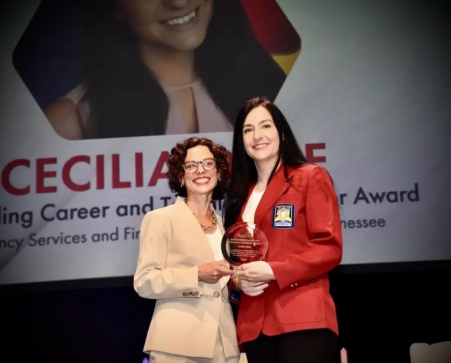 Congratulations, Cecilia Ogle!