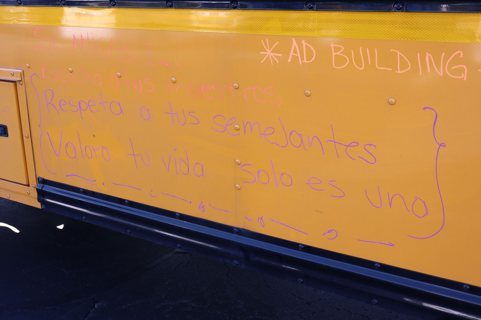 STEERING IN THE RIGHT DIRECTION: D99 STUDENTS PROMOTE UNITY DAY WITH SCHOOL BUS MOTIVATIONAL ART 🎨 🚌