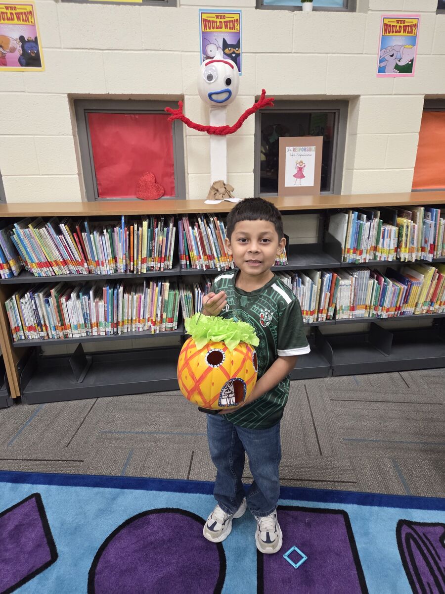 🎃📚 Our Book Character Pumpkins Keep Arriving at Gonzalez Elementary! 📚🎃