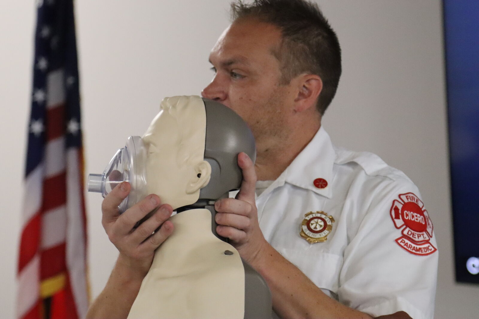 ❤️ STAYIN' ALIVE! CICERO'S NEWEST LIFESAVERS: 150 PARENT PATROL MEMBERS TO EARN CPR CERTIFICATION! 🫀