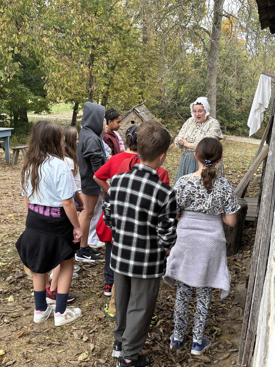 🌾 Fifth Grade Visits Lincoln Log Cabin!