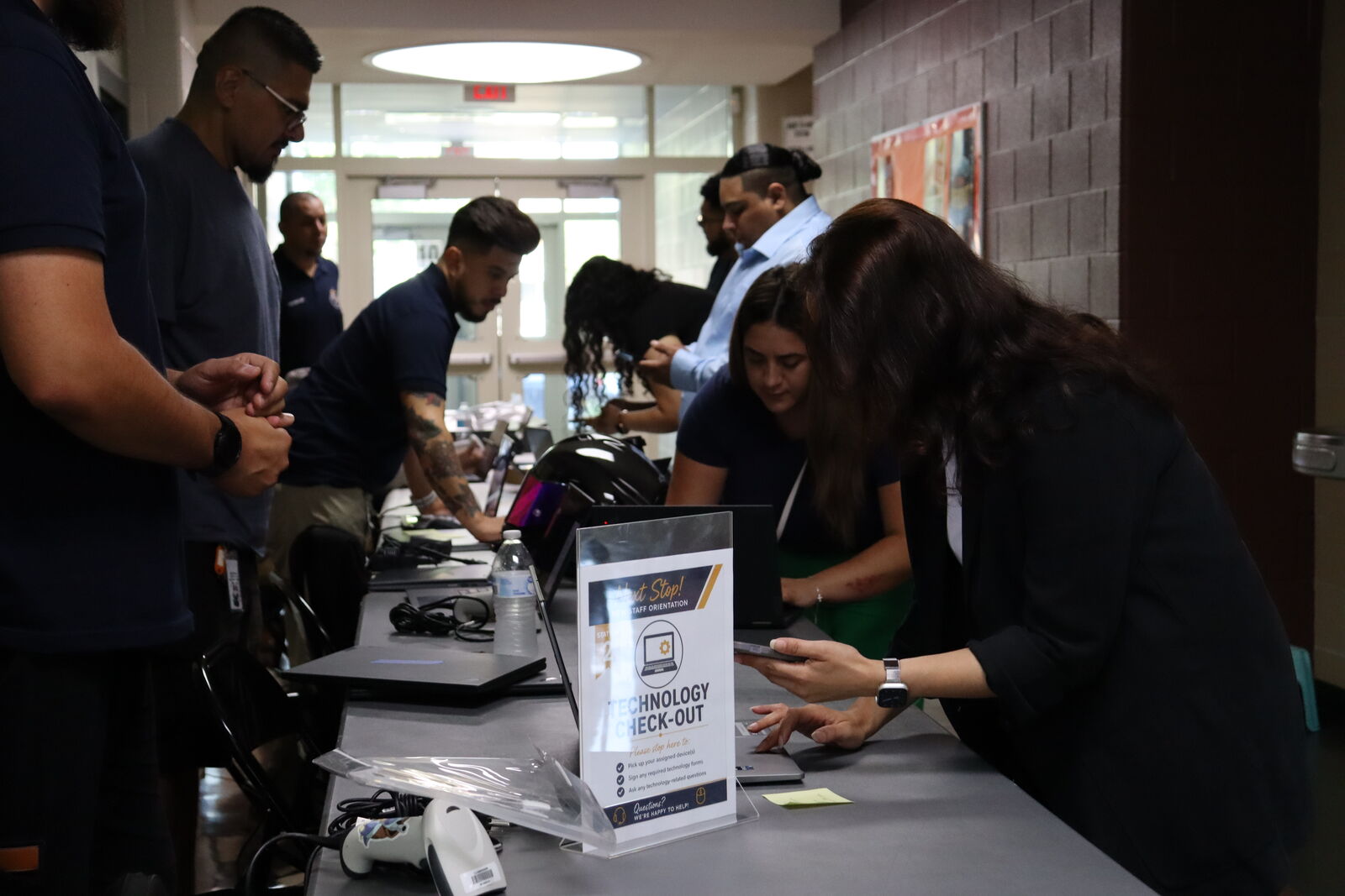 🍎 THE FIRST LESSON? GETTING TO KNOW CICERO: D99 WELCOMES ITS NEWEST EDUCATORS AND STAFF! 👋