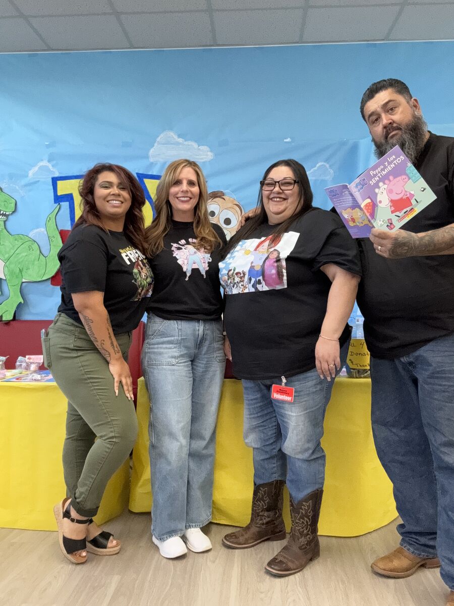 Book Fair Extended! ¡Feria del libro extendida!