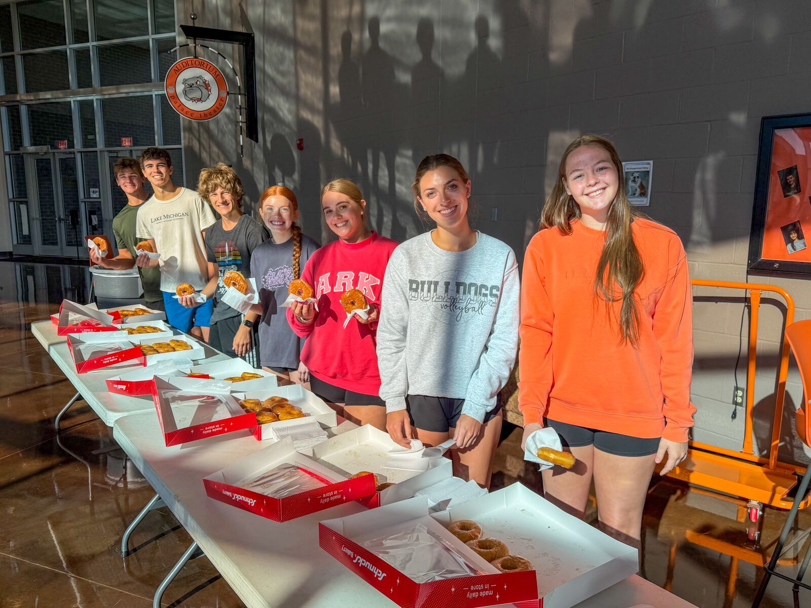 Student Council Welcomes 9th Grade with Donuts